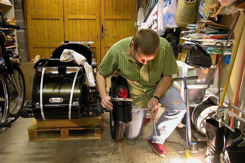 DSCN9237.JPG - Visser... avoir les bons outils...